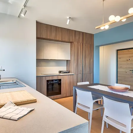 Prestige Penthouse Apartment *